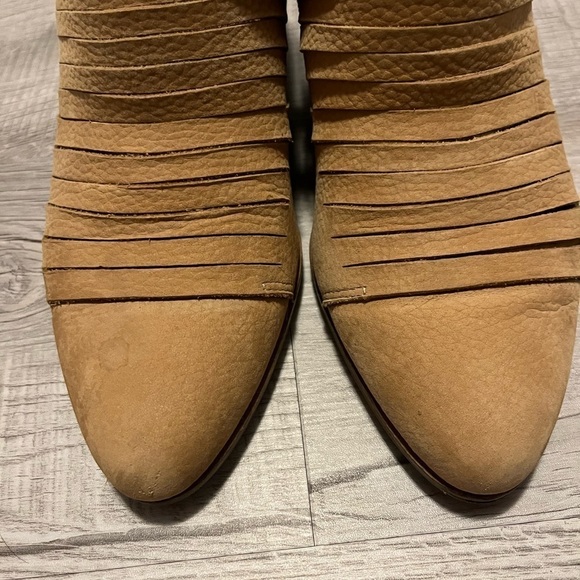 Lucky Brand leather slit front heeled ankle boots size 9.5 - Picture 8 of 13